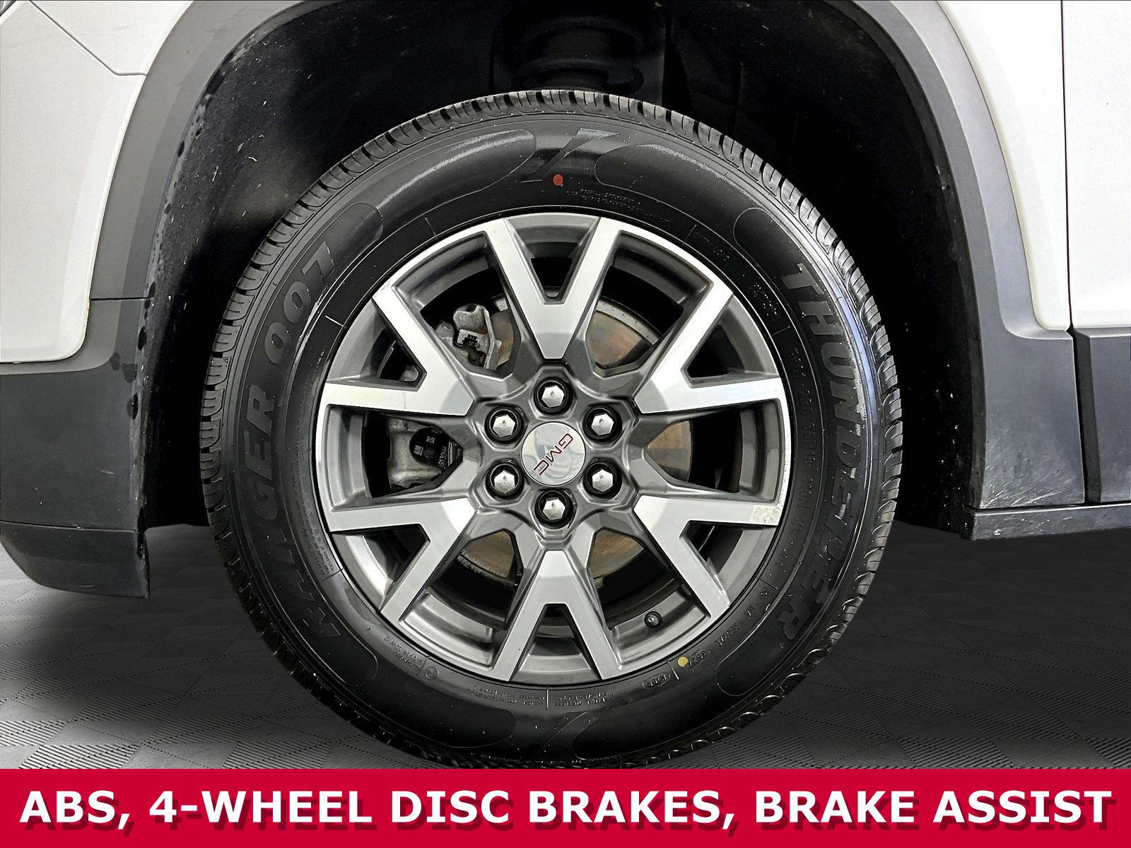Used 2021 GMC Acadia SLE w/ LPO, Floor Liner Package FWD image 31