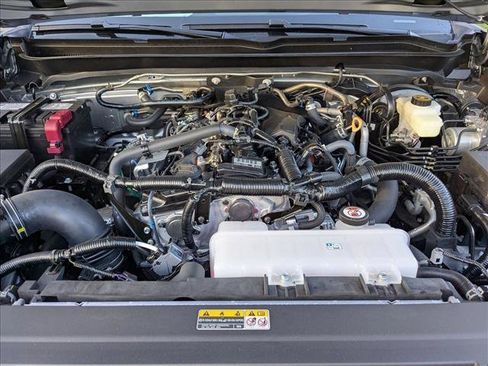 Used 2025 Toyota Tacoma SR5 AWD/4WD image 17