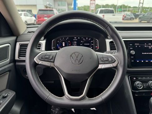 Used 2023 Volkswagen Atlas SE AWD/4WD image 25