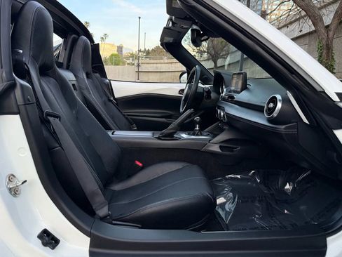 Used 2020 MAZDA MX-5 Miata RF Grand Touring image 40