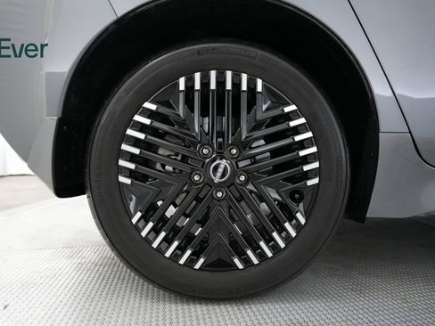 Used 2023 Nissan Leaf SV Plus image 19