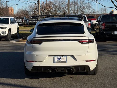 Used 2022 Porsche Cayenne Turbo image 8