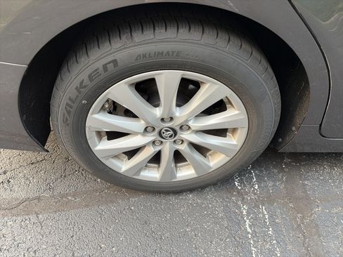 Used 2019 Toyota Camry LE FWD image 11