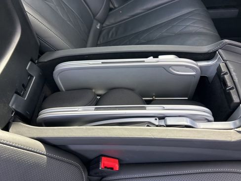 Used 2017 Mercedes-Benz S 550 Sedan image 32