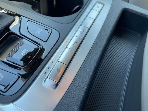 New 2026 Kia Carnival EX FWD image 18