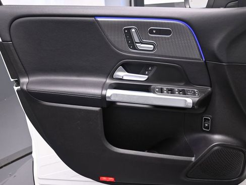 Used 2020 Mercedes-Benz GLB 250 GLB 250 w/ Premium Package image 21