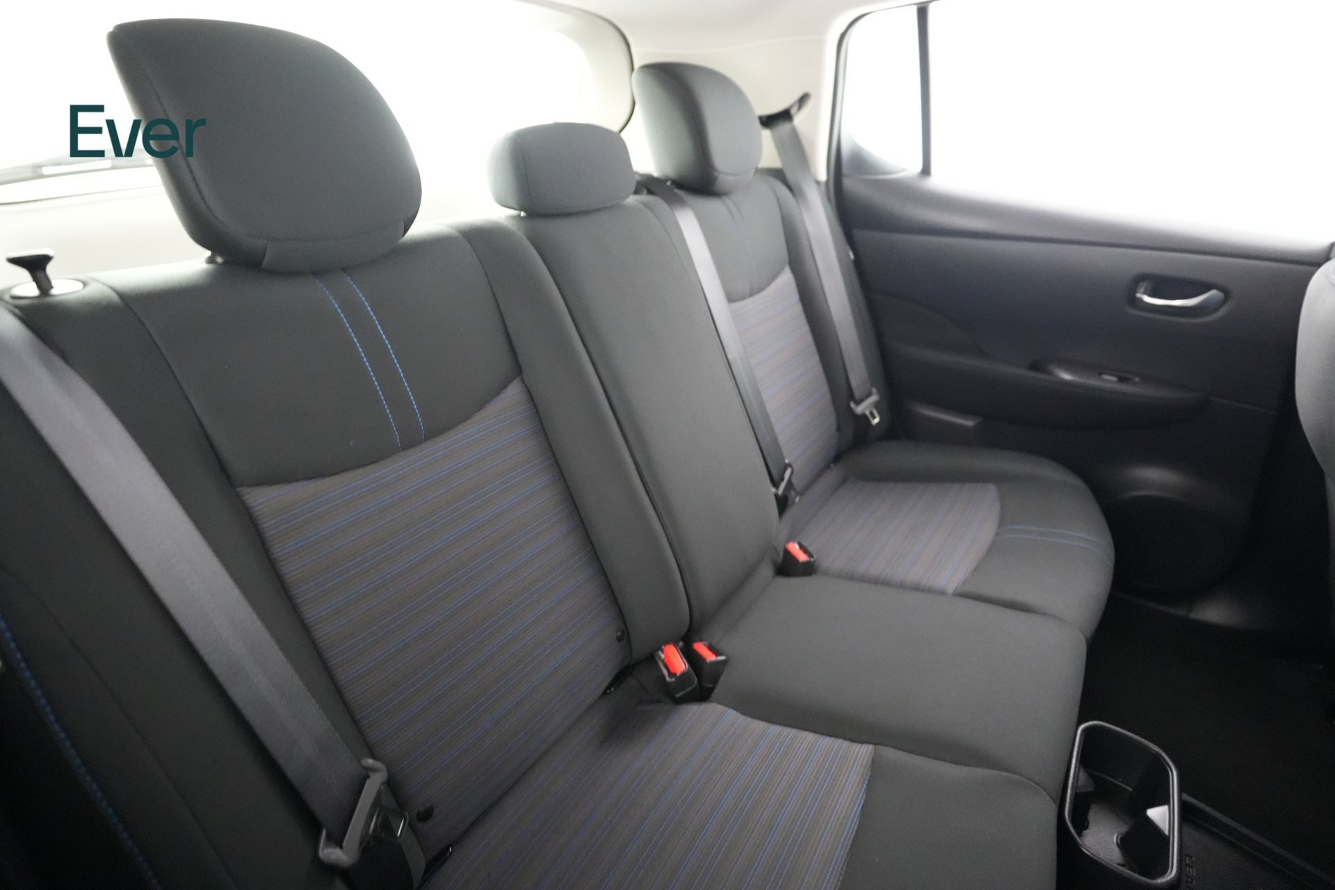 Used 2025 Nissan Leaf S FWD image 5
