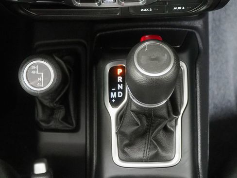 Used 2021 Jeep Wrangler Unlimited Sport AWD/4WD image 35