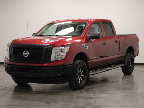 Used 2018 Nissan Titan S w/ S Utility Package AWD/4WD image 4