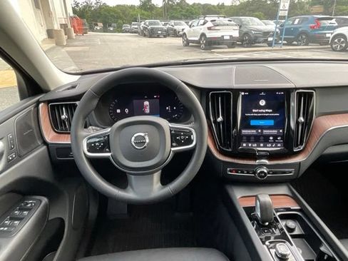 Certified 2024 Volvo XC60 B5 Plus w/ Protection Package Premier AWD/4WD image 19