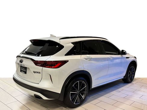 New 2025 INFINITI QX50 Sport image 3