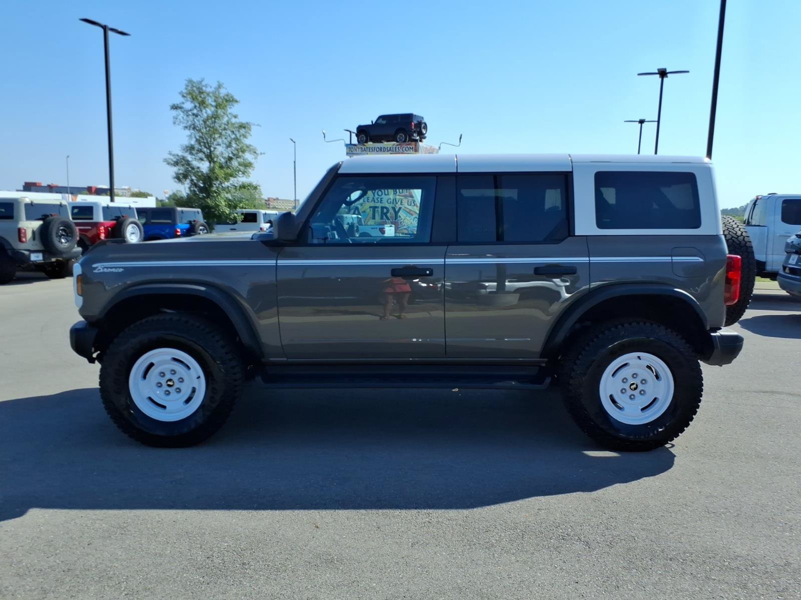 New 2026 Ford Bronco Heritage Edition AWD/4WD image 6
