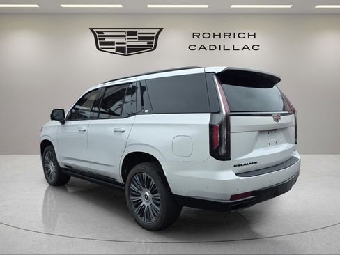 Certified 2022 Cadillac Escalade Sport w/ Touring Package image 4