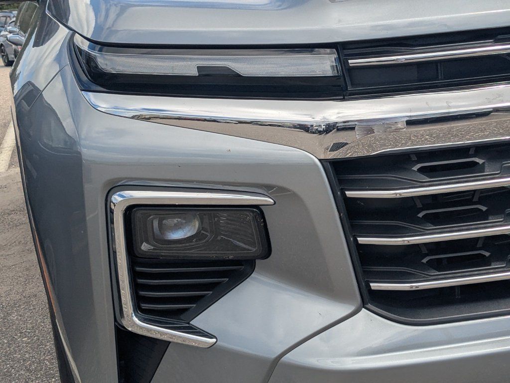 Used 2026 Chevrolet Traverse LT w/ Driver Confidence Package FWD image 3