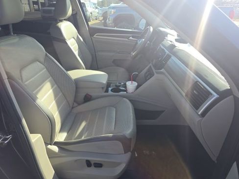 Used 2021 Volkswagen Atlas SEL Premium image 33
