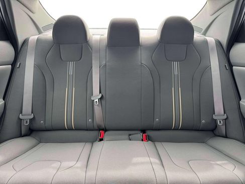New 2026 Hyundai Elantra Hybrid FWD image 16