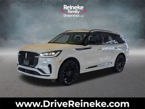 Used 2025 Lincoln Aviator Reserve w/ Jet Appearance Package image 1