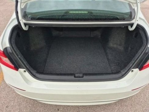 Used 2021 Honda Accord Hybrid image 8