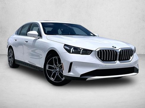 Used 2026 BMW 530i RWD image 12