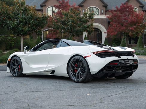 Used 2021 McLaren 720S Spider image 9