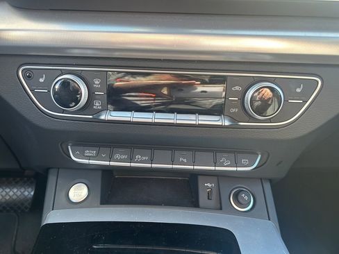 Used 2025 Audi Q5 2.0T Premium image 19