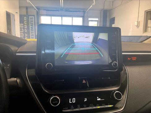 Used 2022 Toyota Corolla LE FWD image 19