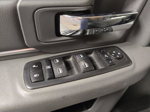 Used 2020 RAM 1500 Classic SLT w/ Luxury Group image 27