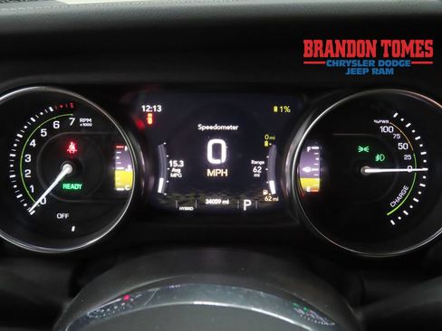 Used 2023 Jeep Wrangler Unlimited Sahara w/ Cold Weather Group AWD/4WD image 11