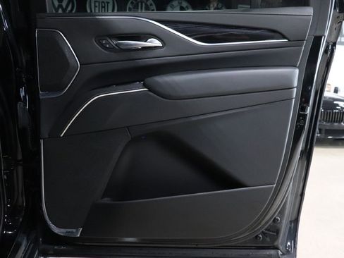 Used 2022 Cadillac Escalade ESV Sport w/ Touring Package image 23