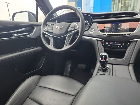 Used 2025 Cadillac XT5 Premium Luxury image 36