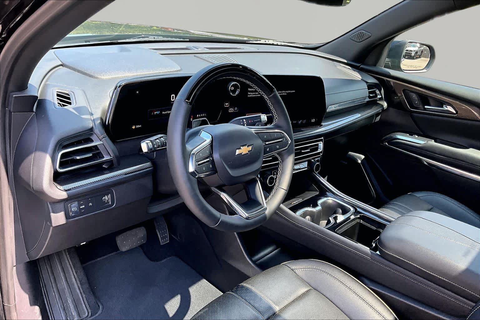 Used 2025 Chevrolet Traverse High Country w/ LPO, Floor Liner Package FWD image 52