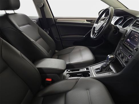 Used 2016 Volkswagen e-Golf SEL Premium w/ Driver Assistance Package image 11