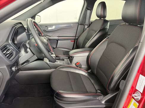 Certified 2025 Ford Escape ST-Line Select AWD/4WD image 11