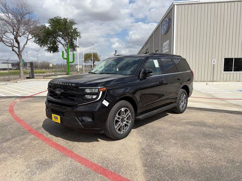 New 2026 Ford Expedition Active RWD image 1