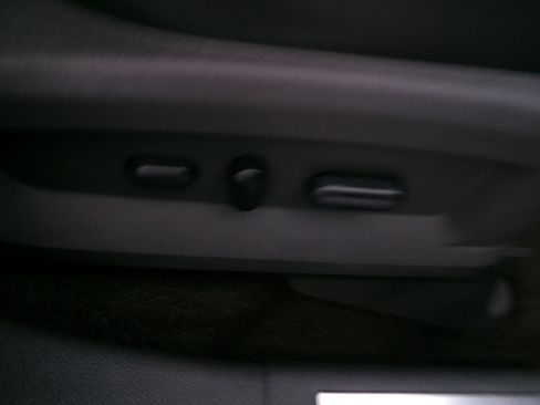 Used 2013 Ford Edge Limited image 40