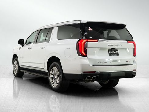 Used 2025 GMC Yukon XL Denali AWD/4WD image 3