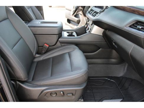 Used 2023 Chevrolet Tahoe Z71 w/ Luxury Package image 31