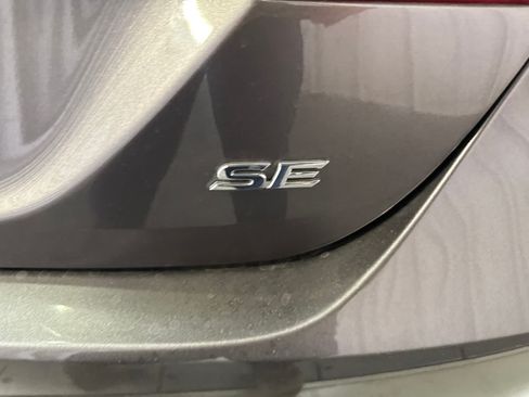Used 2023 Toyota Camry SE FWD image 12
