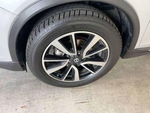 Used 2019 Nissan Rogue SL image 10