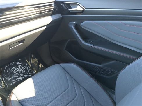 Certified 2025 Volkswagen Jetta GLI Autobahn image 15