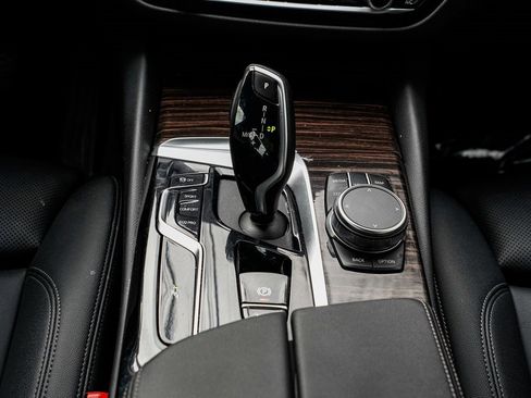 Used 2022 BMW 530i xDrive w/ Convenience Package image 15