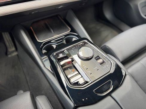 Used 2024 BMW 530i xDrive w/ M Sport Package image 15