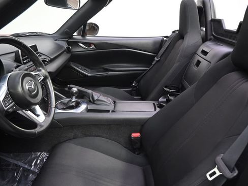 Used 2016 MAZDA MX-5 Miata Sport RWD image 17