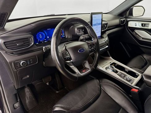 Used 2020 Ford Explorer ST w/ ST Street Pack image 10