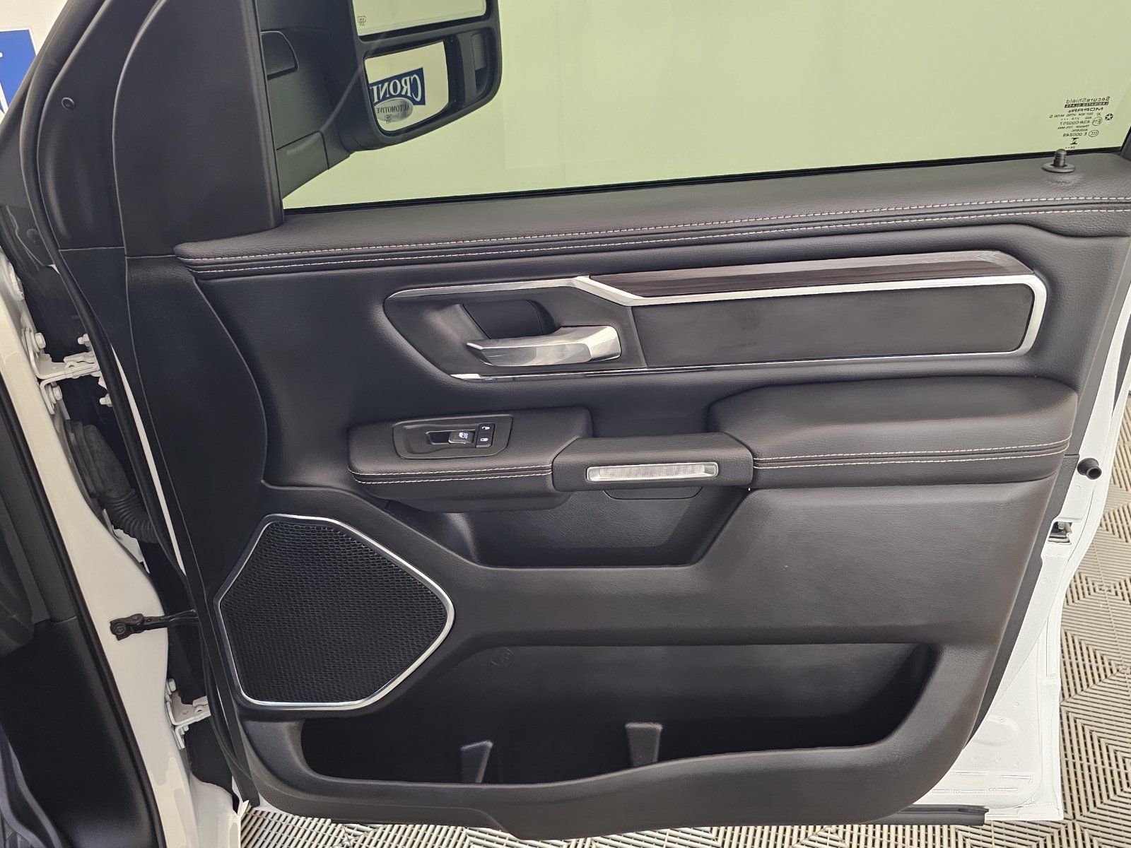 Used 2025 RAM 1500 Laramie w/ Sport Appearance Package AWD/4WD image 31