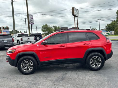 Used 2019 Jeep Cherokee Trailhawk w/ Cold Weather Group AWD/4WD image 4