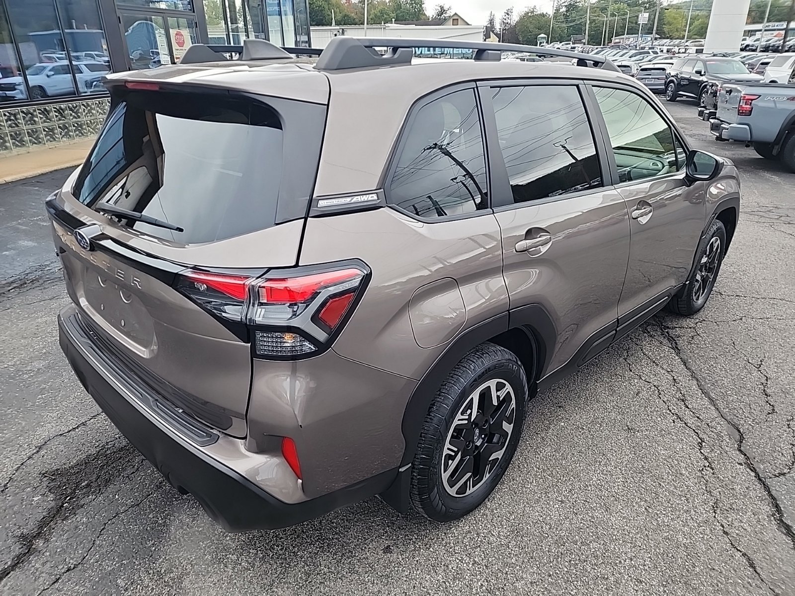 Used 2025 Subaru Forester Premium AWD/4WD image 8