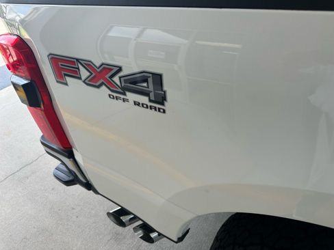 Used 2023 Ford F250 Lariat w/ Lariat Ultimate Package AWD/4WD image 12