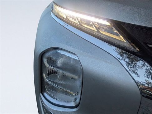 Used 2022 Mitsubishi Outlander SE image 9