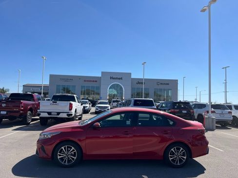 Used 2023 Kia Forte LXS image 5